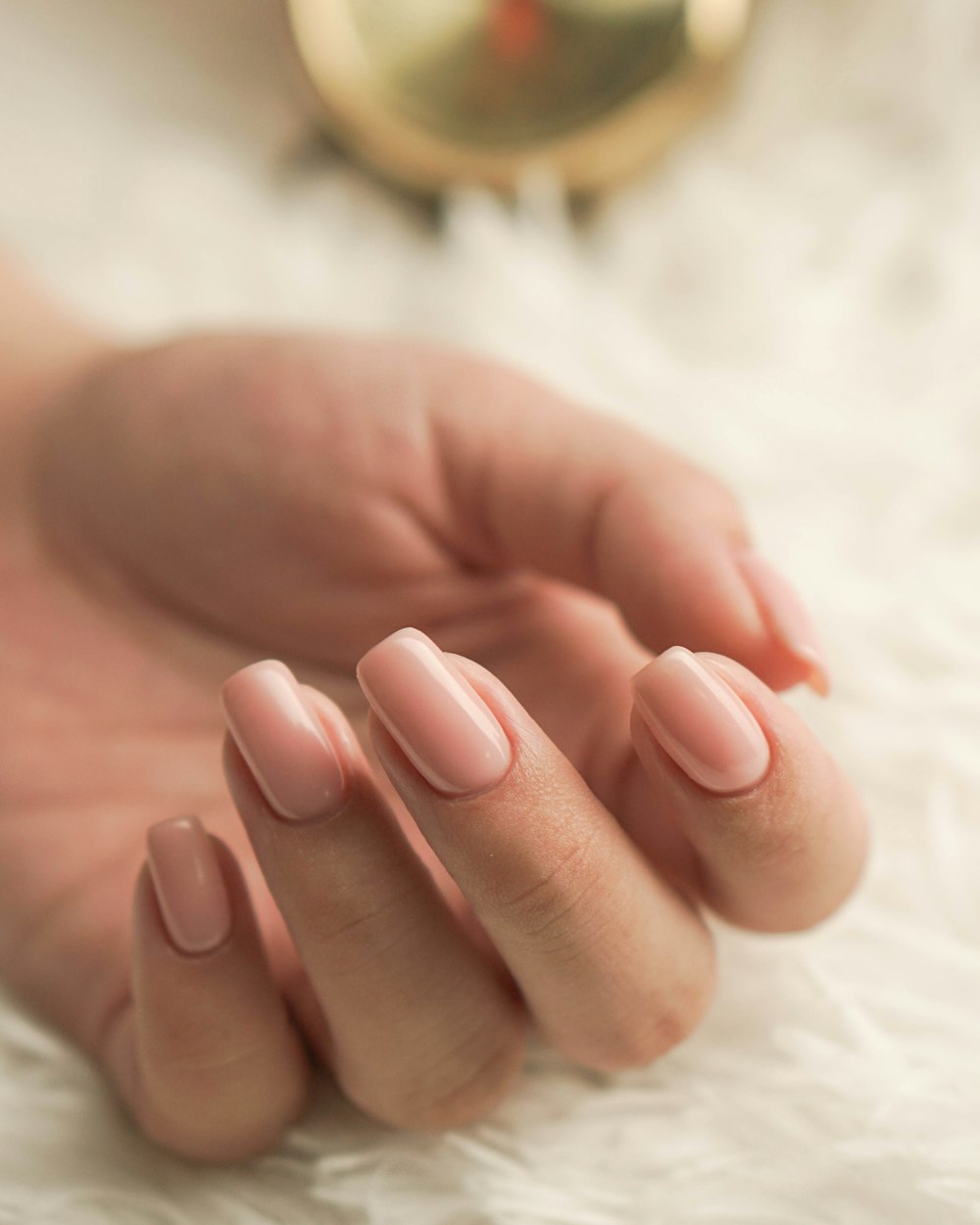 Nude manicure